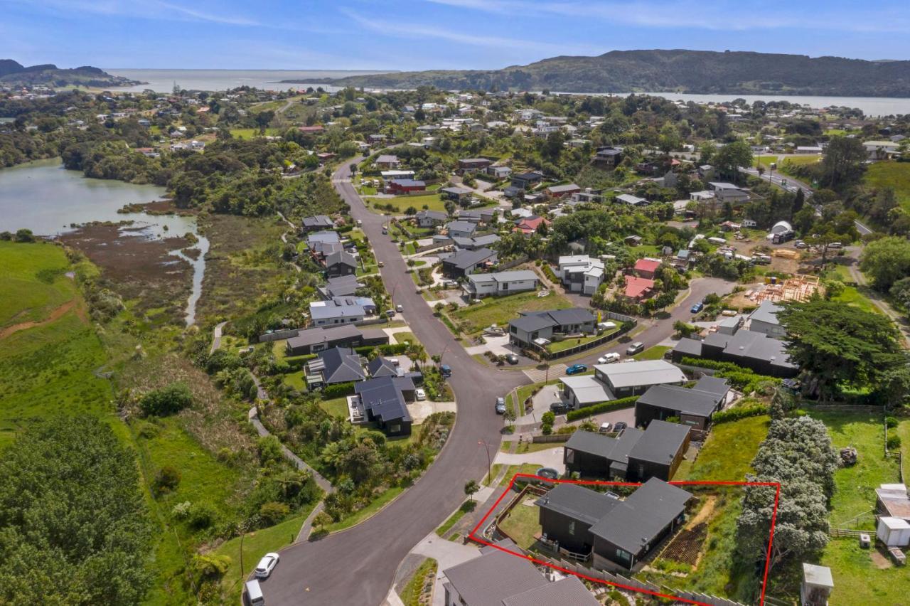 R And R At Robertson - Raglan Holiday Home Exterior photo